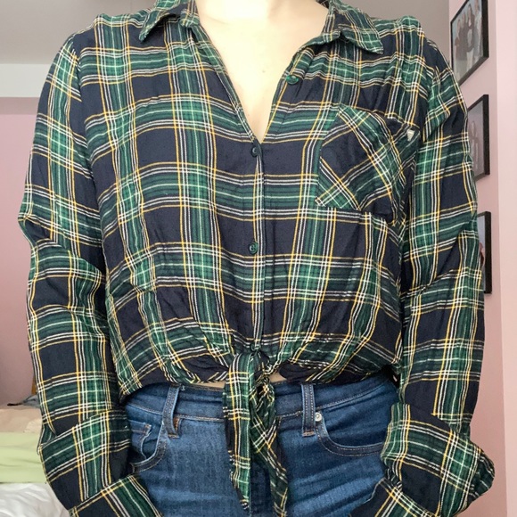 Guess tie-front plaid crop top size L - Picture 1 of 5